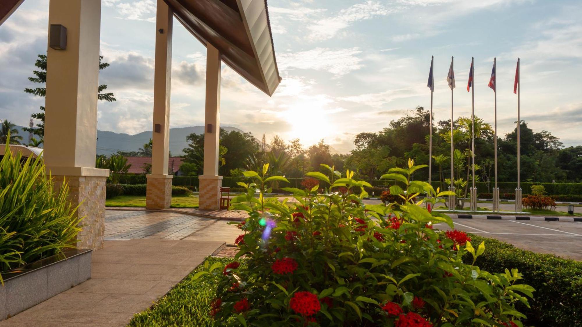 Tmark Resort Vangvieng Vang Vieng Dış mekan fotoğraf